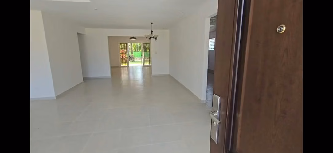 Joyita en Arraiján! Casa remodelada con terreno exclusivo de 520m² – EPG Real Estate