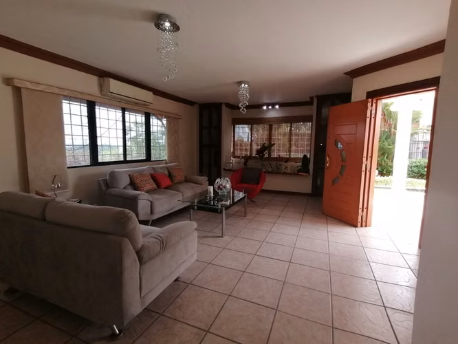SE VENDE HERMOSA CASA EN VILLA LUCRE