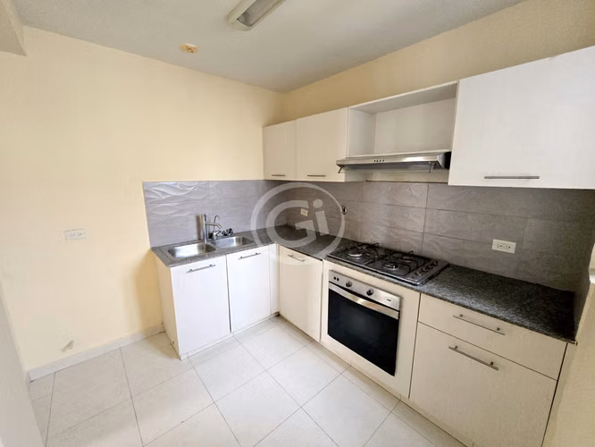 Venta Apartamento Torres de Versalles Impecable Remate