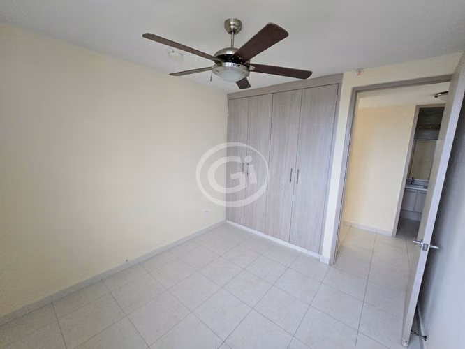 Venta Apartamento Torres de Versalles Impecable Remate