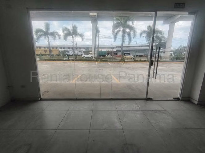Local Comercial en Venta en Las Mañanitas  JG