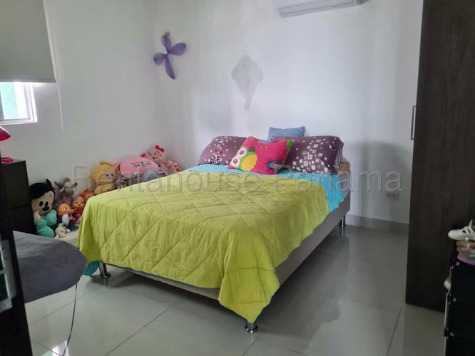26867. Se vende apartamento a excelente precio, 2 recamaras, 78m