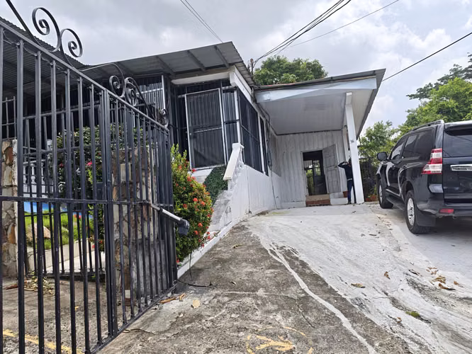 Se vende NEGOCIABLE excelente propiedad para negocios en el área de Betania El Dorado