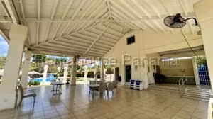 Venta de Apartamento con 110m2 en Coronado PH Coronado Golf 27-203SR