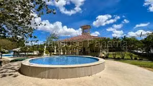 Venta de Apartamento con 110m2 en Coronado PH Coronado Golf 27-203SR