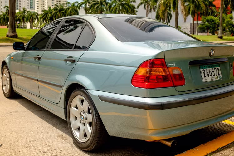 BMW 318i E46 2002 – Menos de 90,000 km – Difícil de encontrar en este estado - Imagen 4