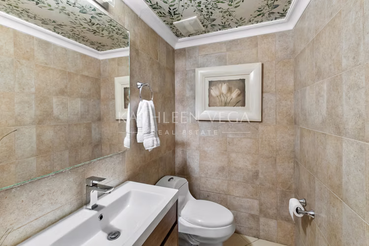 Apartamento en Planta Baja en Courtyard Residences PH Embassy Club