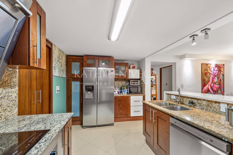 Apartamento en Planta Baja en Courtyard Residences PH Embassy Club