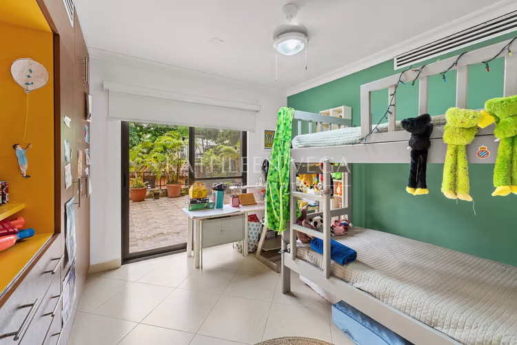 Apartamento en Planta Baja en Courtyard Residences PH Embassy Club