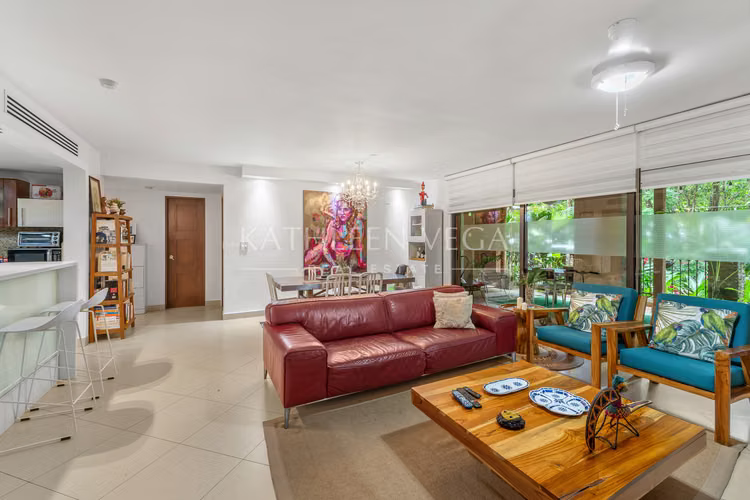 Apartamento en Planta Baja en Courtyard Residences PH Embassy Club
