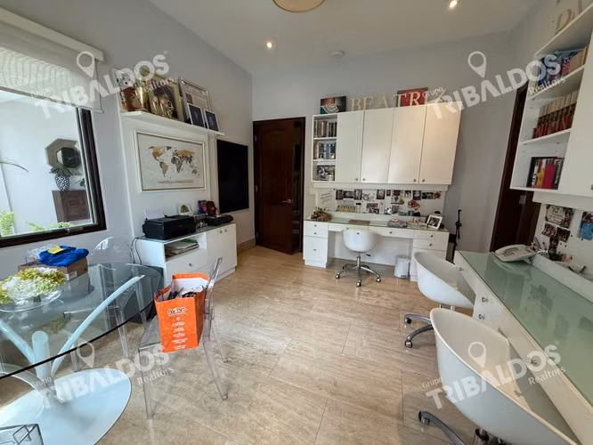 Venta de Casa en Fairway Estates, Santa María