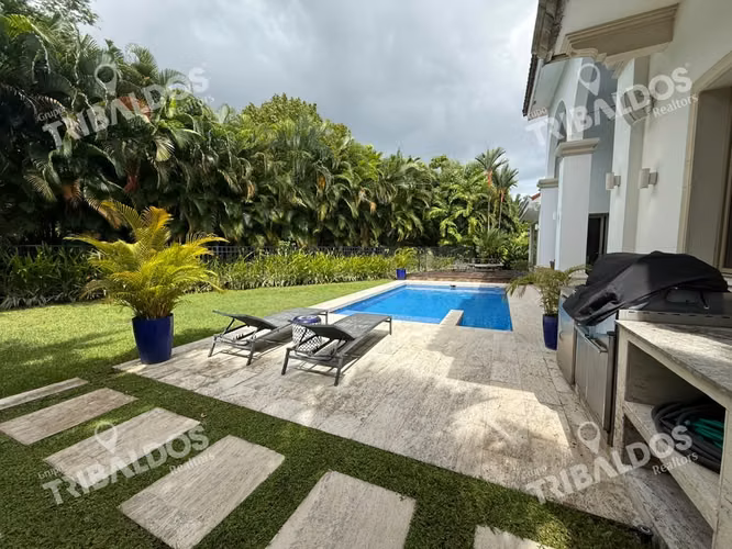 Venta de Casa en Fairway Estates, Santa María