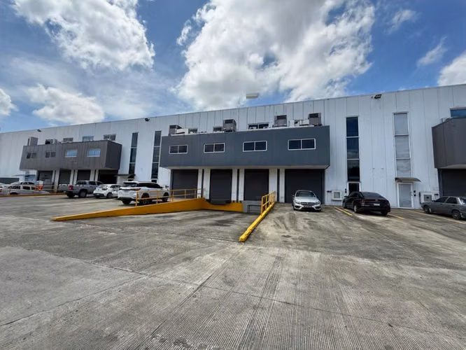 Sale or Rental of Warehouses in PH Centro Logístico Dos Caminos