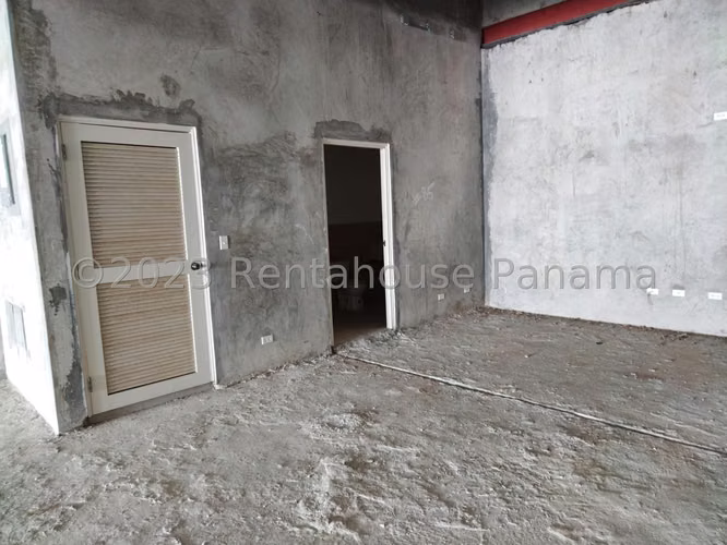 Alquiler de Comercial en Brisas Del Golf C.C. Brisas Ramal Manuel F Zarate KC