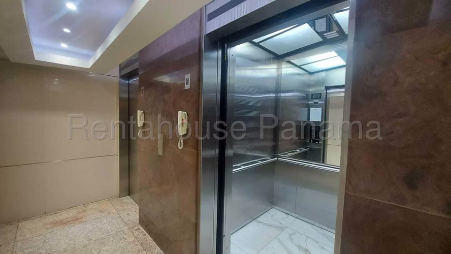 Alquiler de Oficina en Obarrio Office / RI Group EC