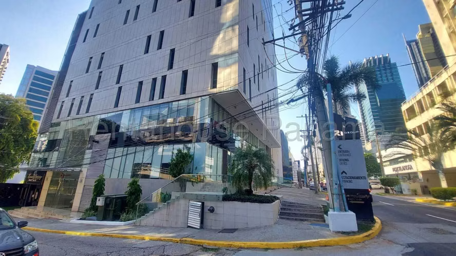 Alquiler de Oficina en Obarrio Office / RI Group EC