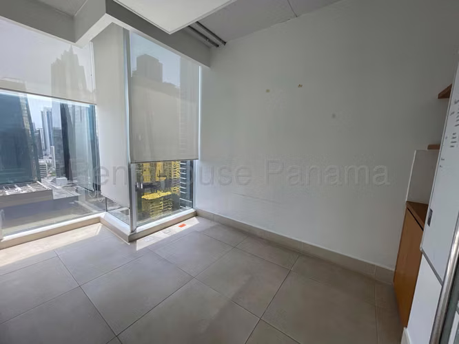 Venta de Oficina en Obarrio, SL (Solo Cliente Directo)