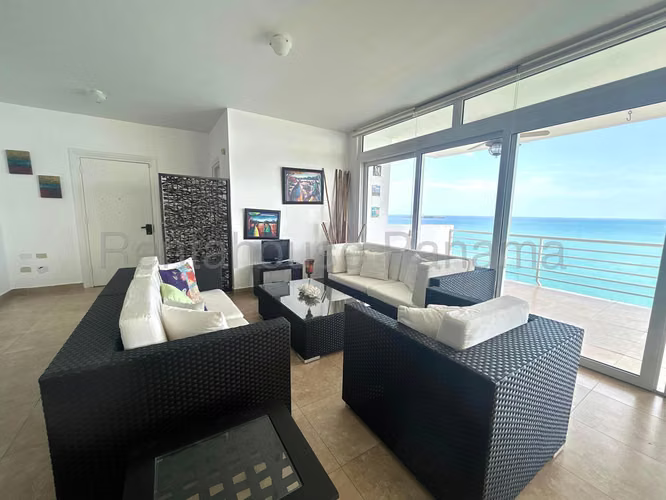 Apartment for sale in Playa Blanca OF27-252