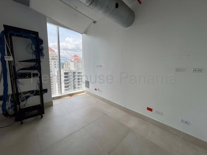 Venta de Oficina en Obarrio SL Solo Cliente Directo LFC