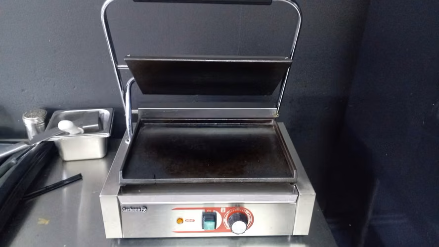 Lote de equipos de cocina industrial - Panadería/Restaurante