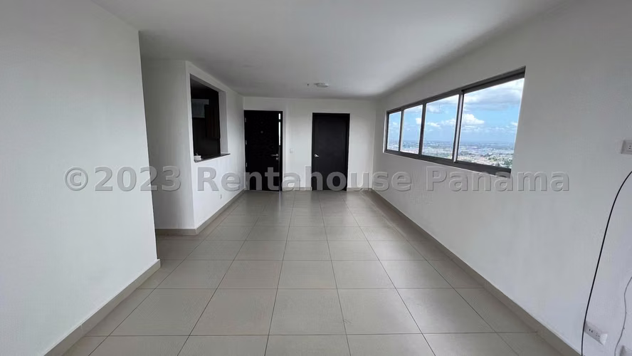 Apartamento en Alquiler en el Crisol. PH ALTATERRA. 27LDC268