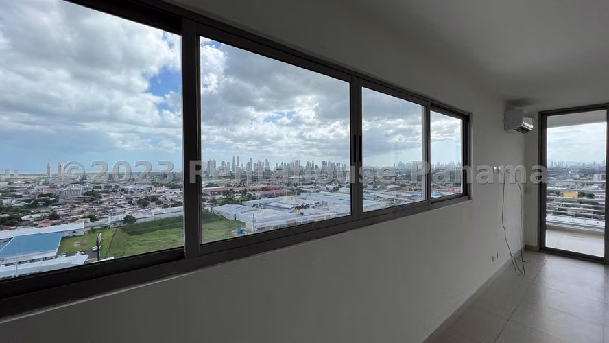 Apartamento en Alquiler en el Crisol. PH ALTATERRA. 27LDC268