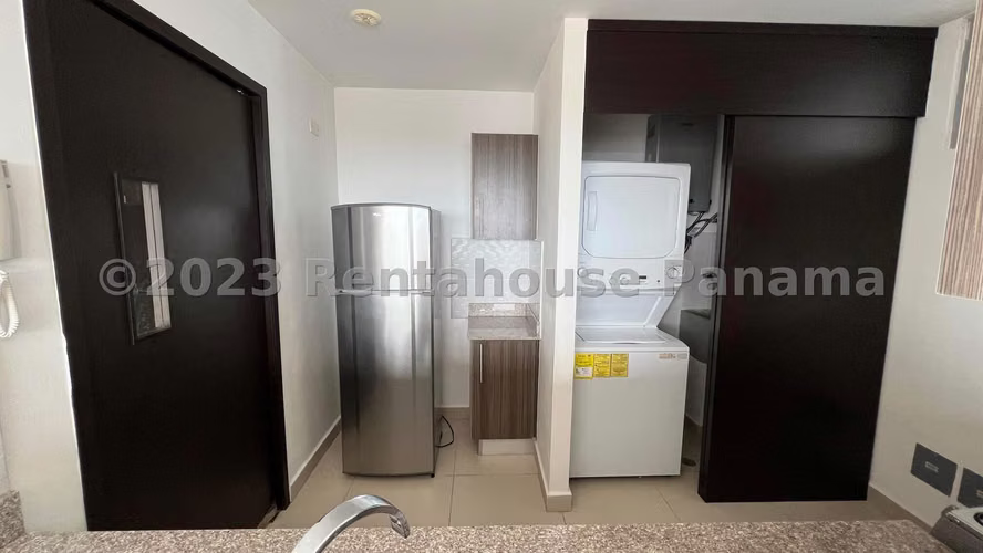 Apartamento en Alquiler en el Crisol. PH ALTATERRA. 27LDC268