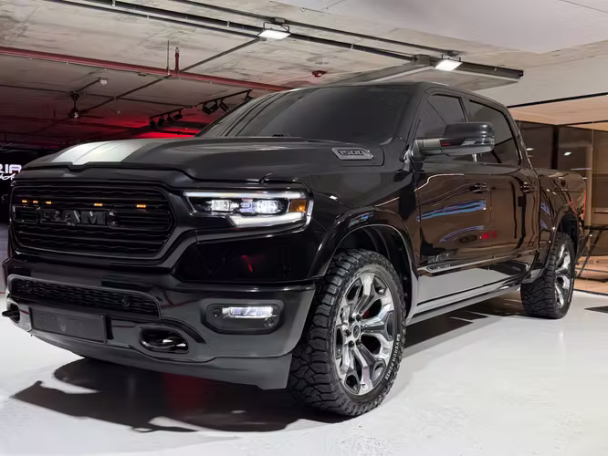 DODGE RAM 1500 LIMITED 4x4 2023
