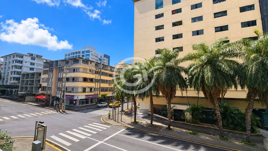 Alquiler Local comercial Torres de Alba. 153m2