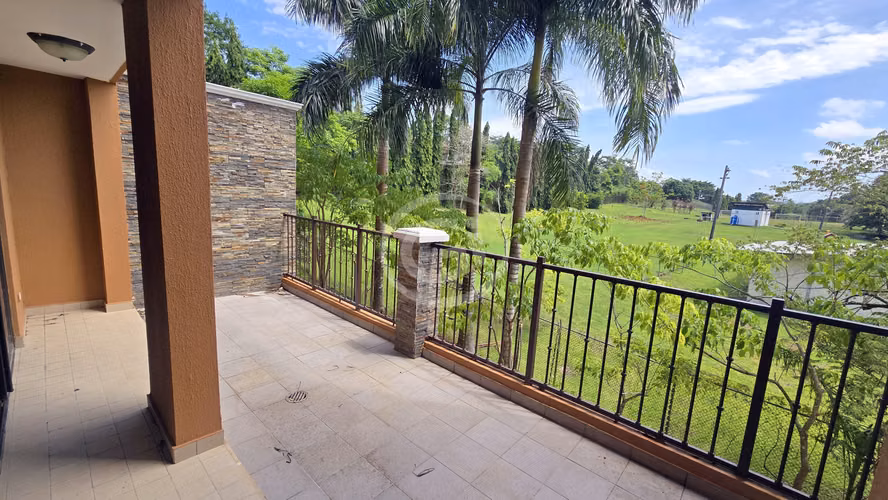 Venta Apartamento Embassy Club Planta Baja Remate Bancario 1,734 $/m2