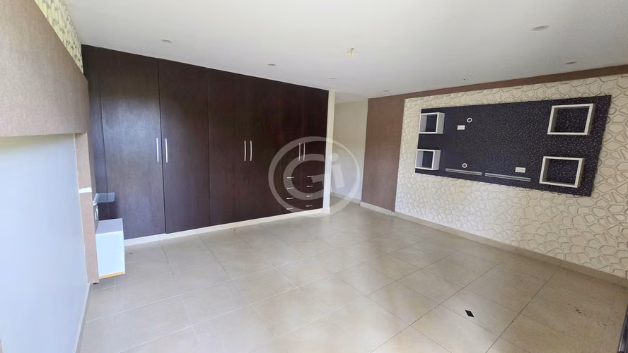 Venta Apartamento Embassy Club Planta Baja Remate Bancario 1,734 $/m2