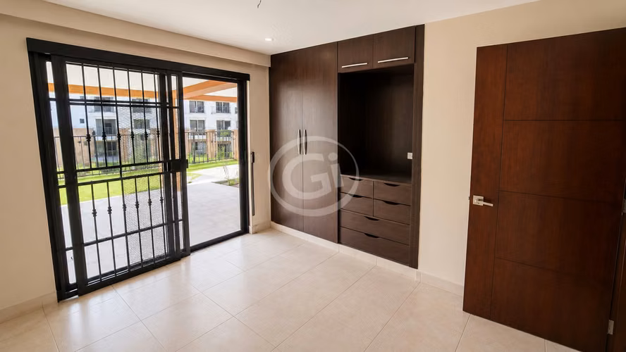 Venta Apartamento Embassy Club Planta Baja Remate Bancario 1,734 $/m2