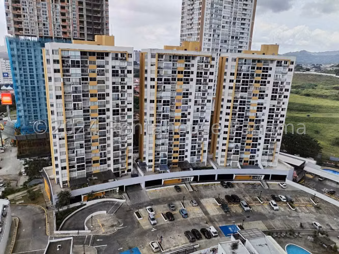 Se Vende Apartamento en El Bosque LA25-1236