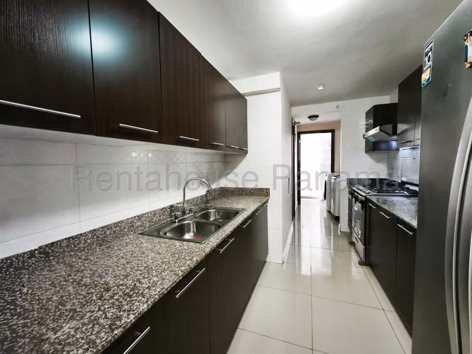 Se Vende Apartamento en Condado del Rey LA27-324