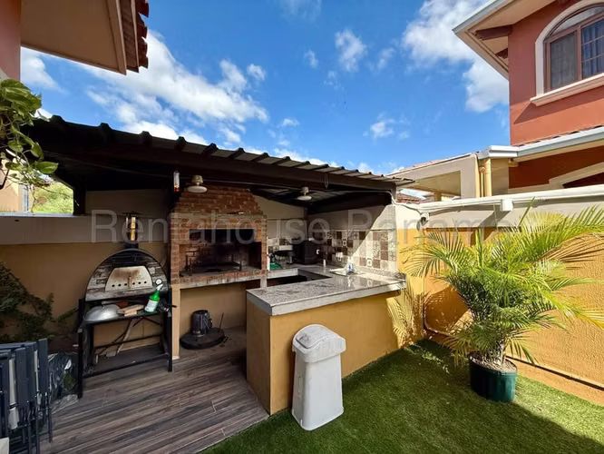 Venta de casa en PH El Doral 27MVCH269