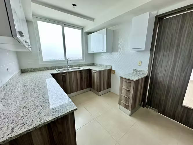 Se vende Penthouse en Ph Kings Park, Condado del Rey