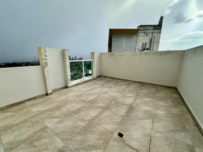 Se vende Penthouse en Ph Kings Park, Condado del Rey