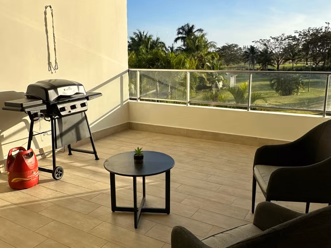 VENTA DE APARTAMENTO DE PLAYA AMOBLADO EN CASA MAR, PH PERLAMAR (26P)