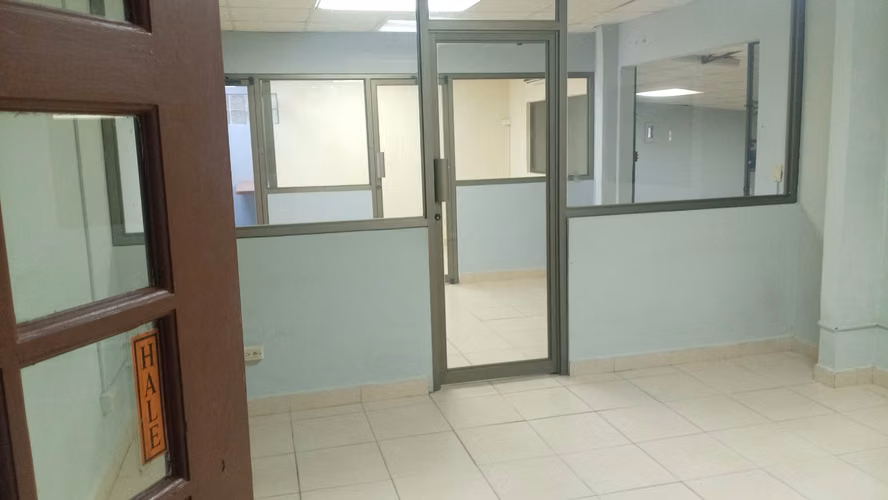 OFERTA VENTA LOCAL COMERCIAL CON AVALUO Y EXCELENTE UBICACION