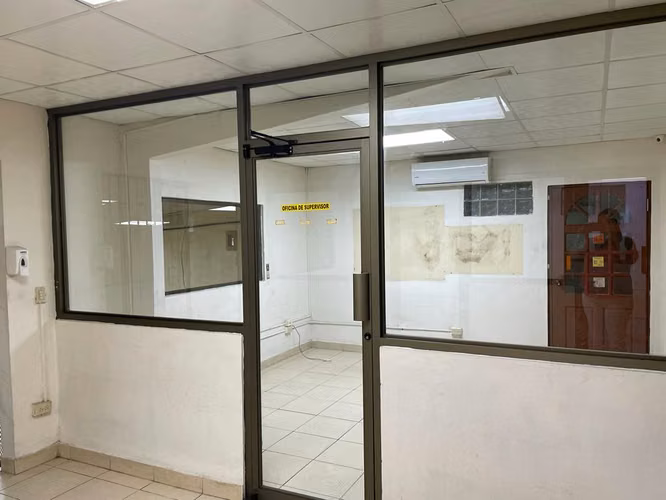 OFERTA VENTA LOCAL COMERCIAL CON AVALUO Y EXCELENTE UBICACION