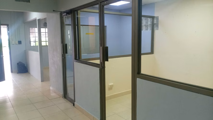 OFERTA VENTA LOCAL COMERCIAL CON AVALUO Y EXCELENTE UBICACION