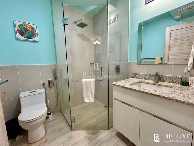 VENTA DE APARTAMENTO AMOBLADO A PASOS DEL MAR, PLAYA CARACOL (26)