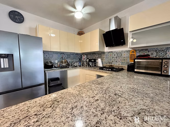 VENTA DE APARTAMENTO AMOBLADO A PASOS DEL MAR, PLAYA CARACOL (26)