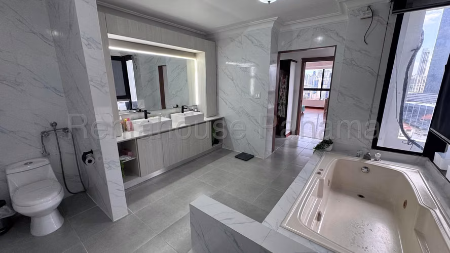 Apartamento en Venta en Avenida Balboa 27EPP167