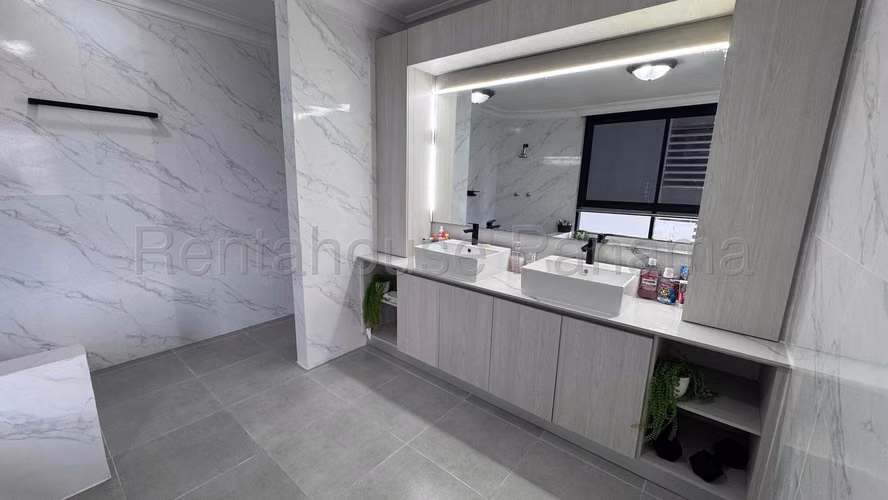 Apartamento en Venta en Avenida Balboa 27EPP167