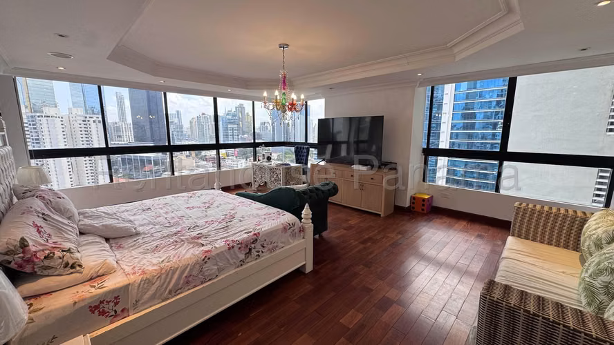 Apartamento en Venta en Avenida Balboa 27EPP167