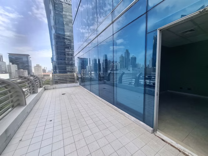 Alquilo oficina con divisiones en Torre Global, Calle 50. - Imagen 7