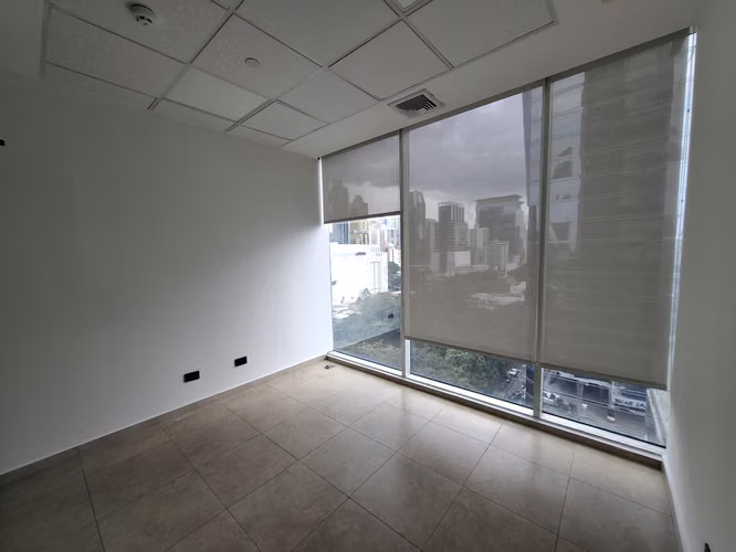 Alquilo oficina con divisiones en Torre Global, Calle 50. - Imagen 14