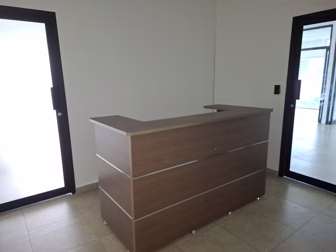 Alquilo oficina con divisiones en Torre Global, Calle 50. - Imagen 5