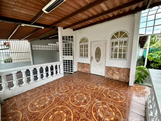 Se vende casa unifamiliar en Altos de Panama